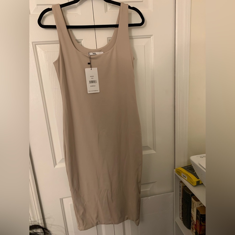 Soft and smooth BOA midi dress